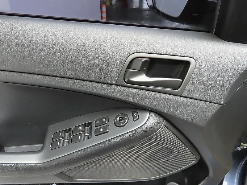 Kia K5 Lpi Deluxe, снимка 11 - Автомобили и джипове - 55921770