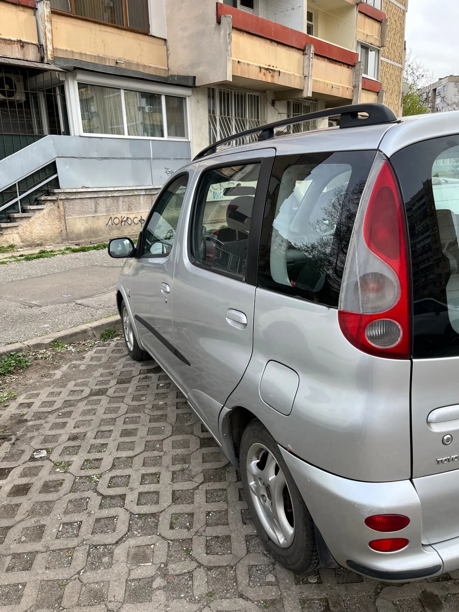 Toyota Yaris verso 1.3 vvti benzin - изображение 5