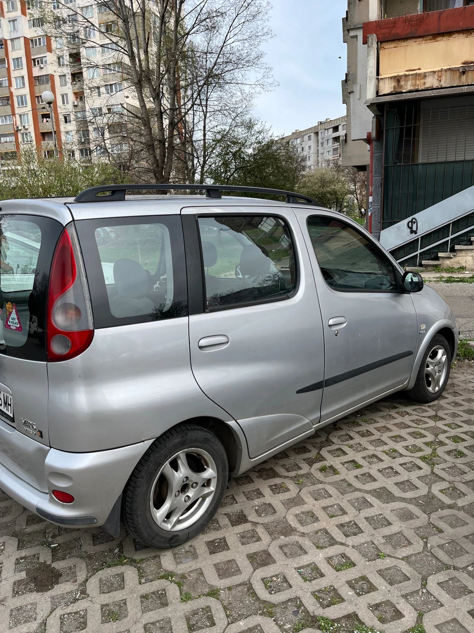 Toyota Yaris verso 1.3 vvti benzin - изображение 4