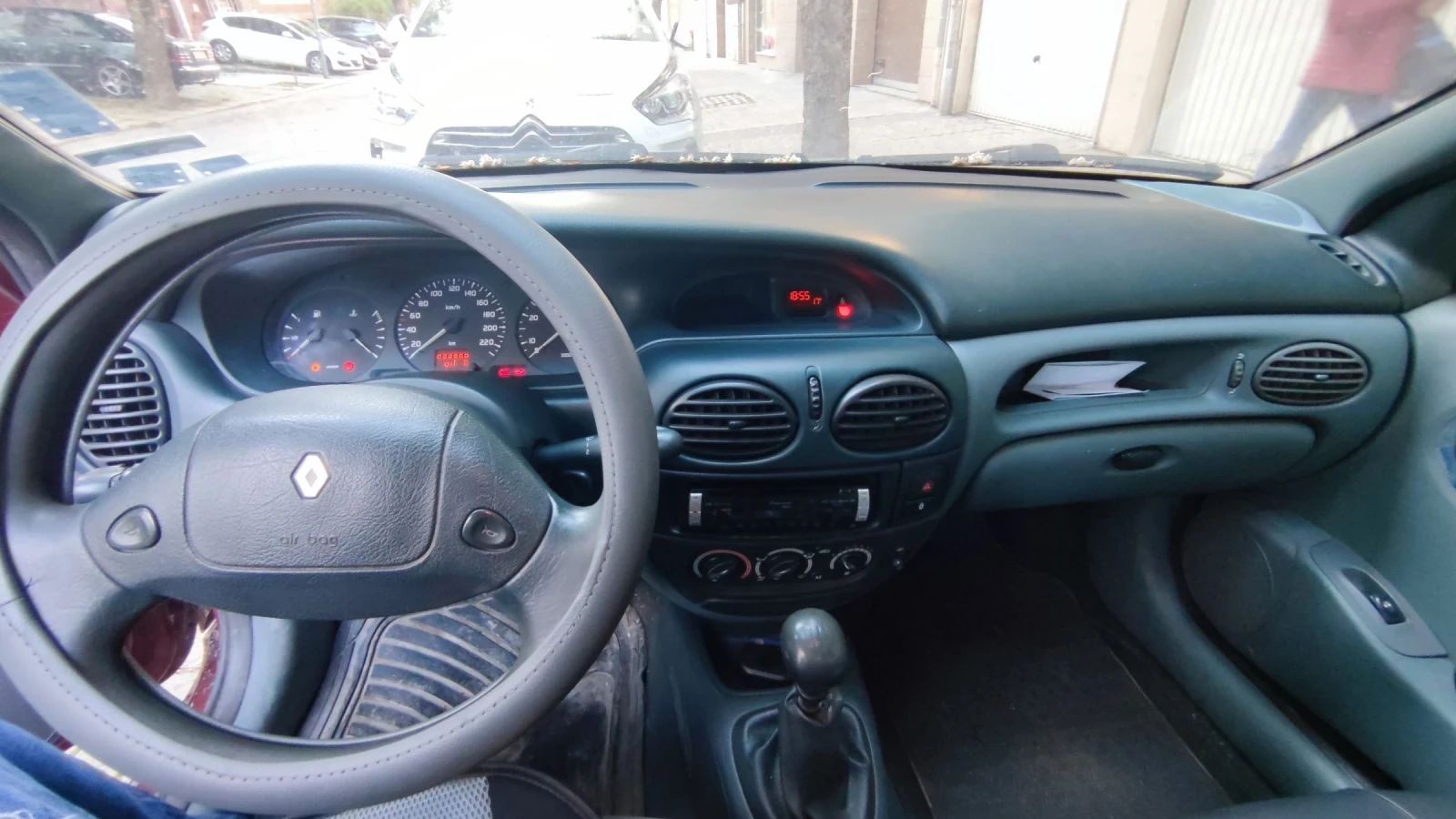 Renault Megane  - изображение 8