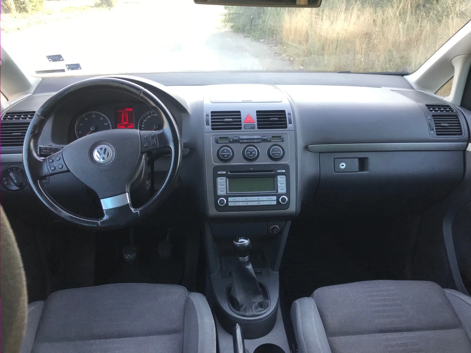 VW Touran 2, 0 ecofuel 6+ 1 ГИ - изображение 7