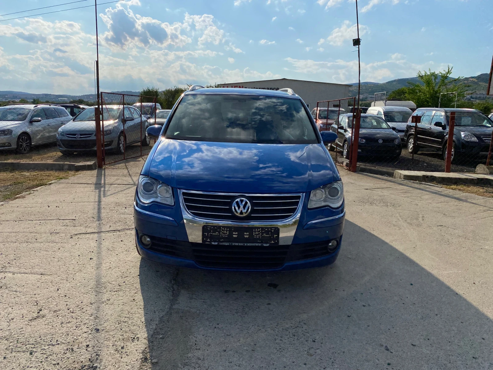 VW Touran 2.0TDI - изображение 2