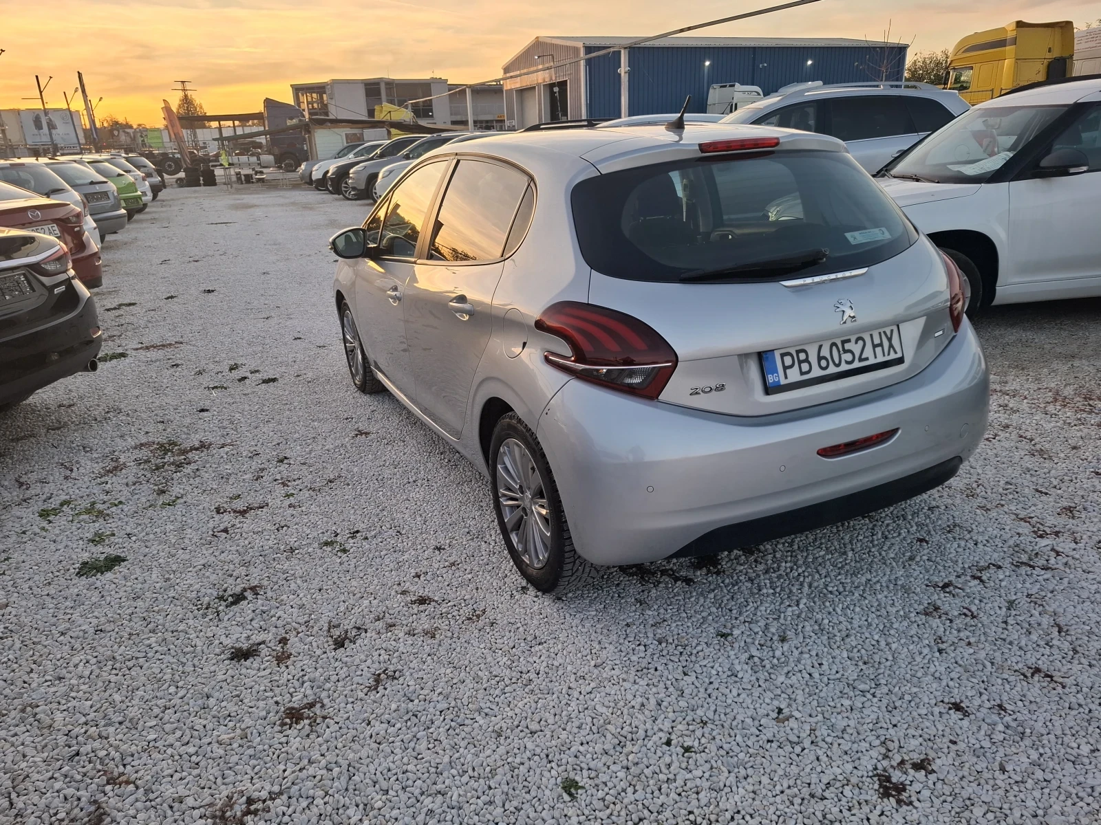 Peugeot 208  - изображение 4