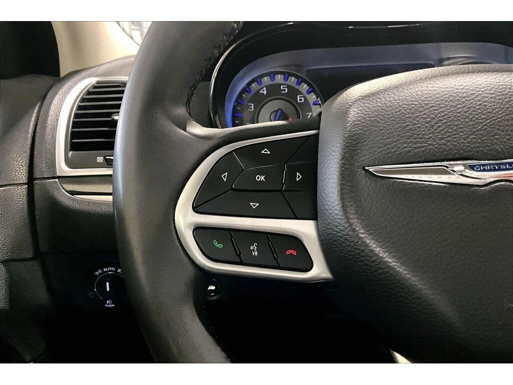 Chrysler 300c * Touring | V6 | Heated Seats | Navigation * CARFA - изображение 8