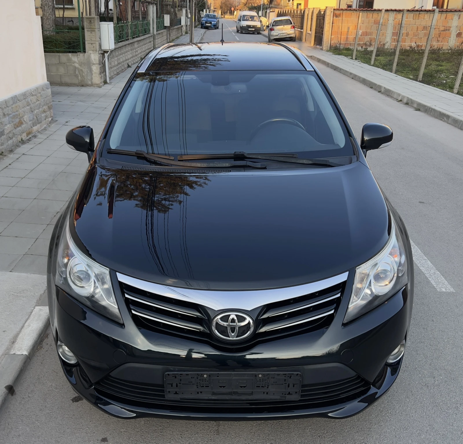 Toyota Avensis 2.2 D-4D  - изображение 3