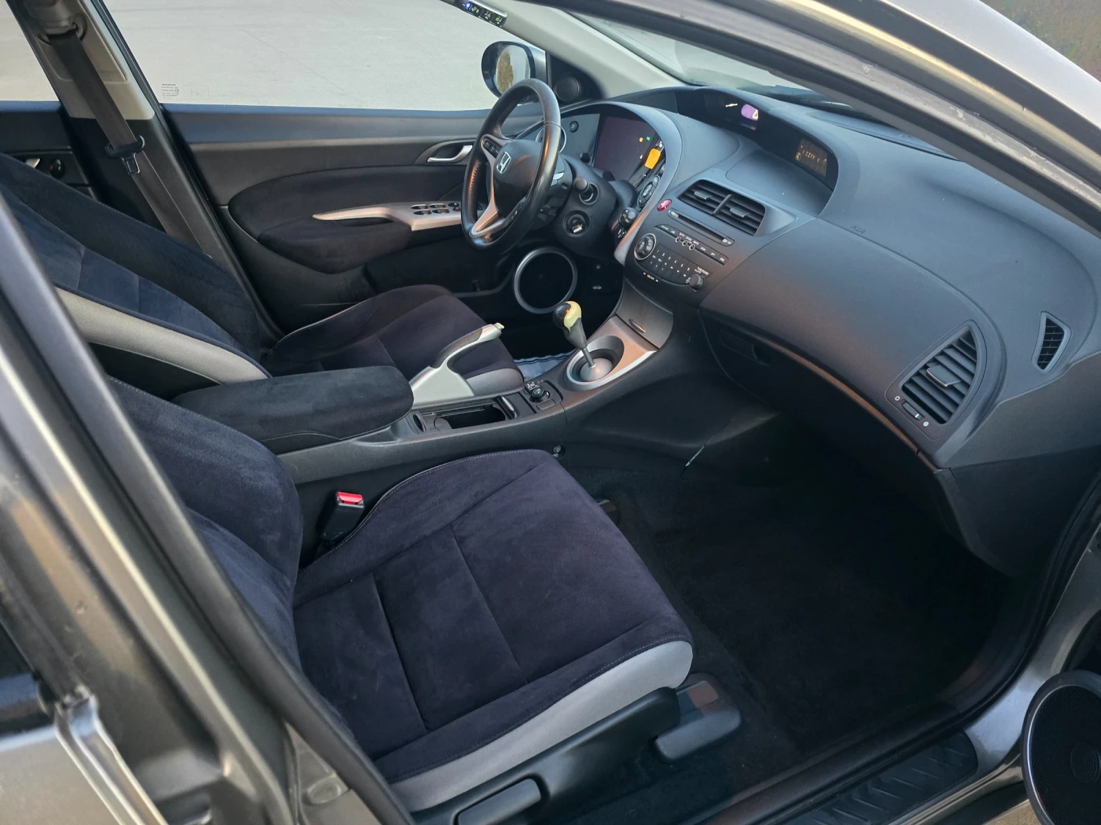 Honda Civic 1.8 БЕНЗИН-ГАЗ , снимка 14 - Автомобили и джипове - 53851751