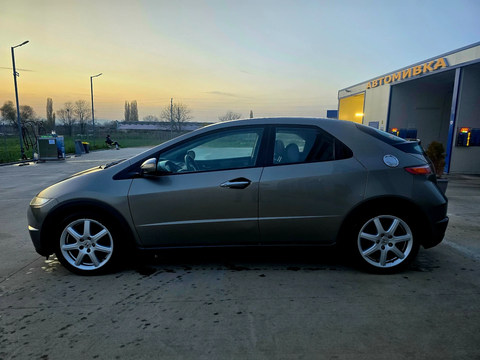 Honda Civic 1.8 БЕНЗИН-ГАЗ , снимка 5 - Автомобили и джипове - 53851751