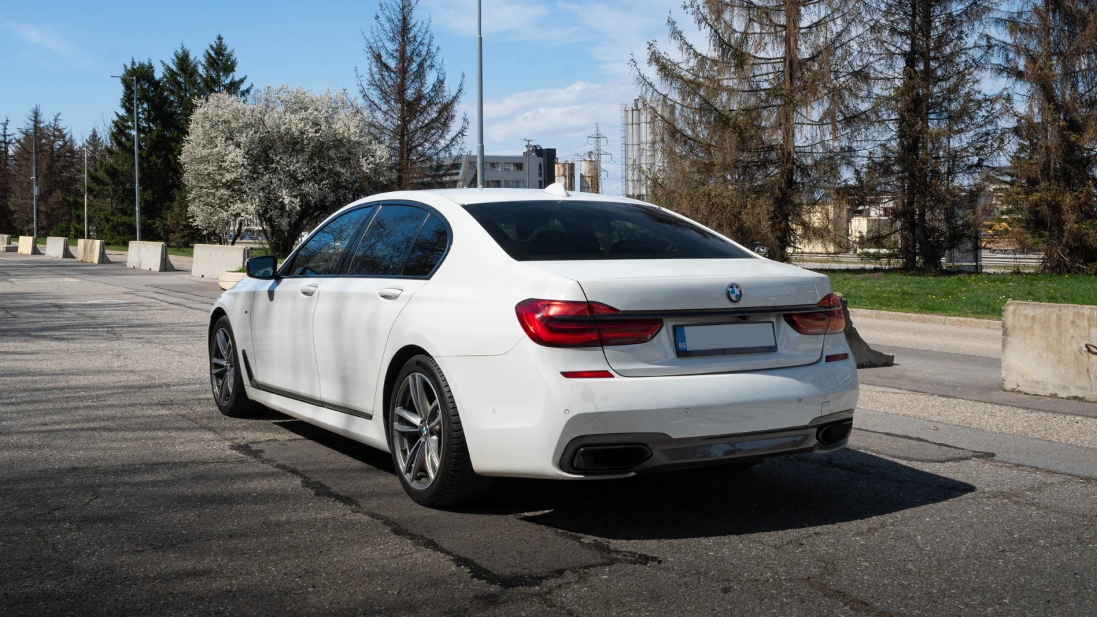 BMW 740 XD/INDIVIDUAL/ 4x Massage/ 4x обдухване/ALCANTARA, снимка 3 - Автомобили и джипове - 54234359