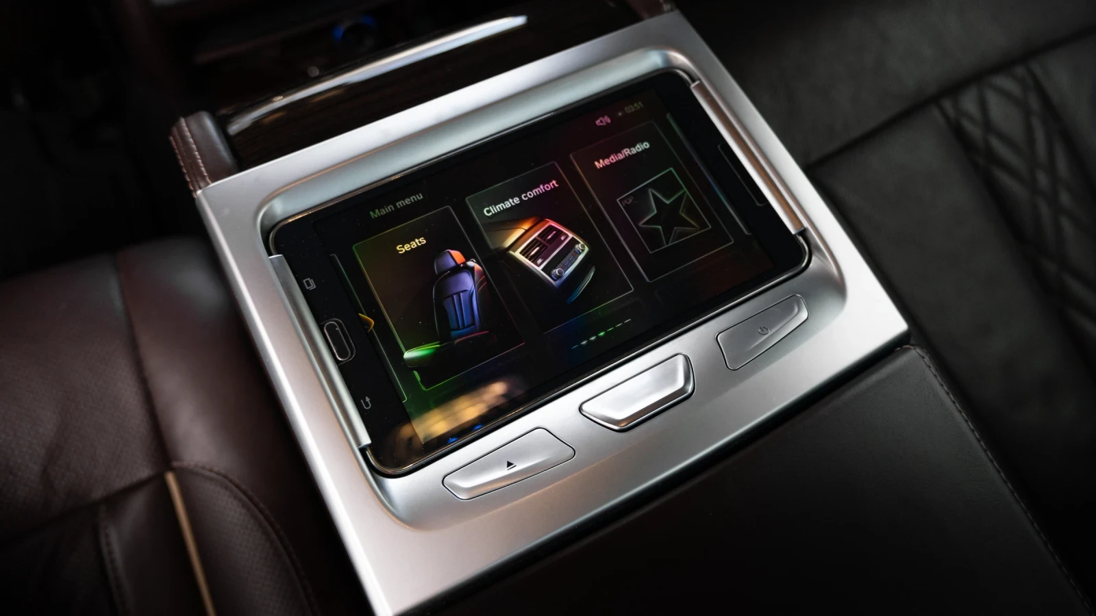 BMW 740 XD/INDIVIDUAL/ 4x Massage/ 4x обдухване/ALCANTARA, снимка 11 - Автомобили и джипове - 54234359