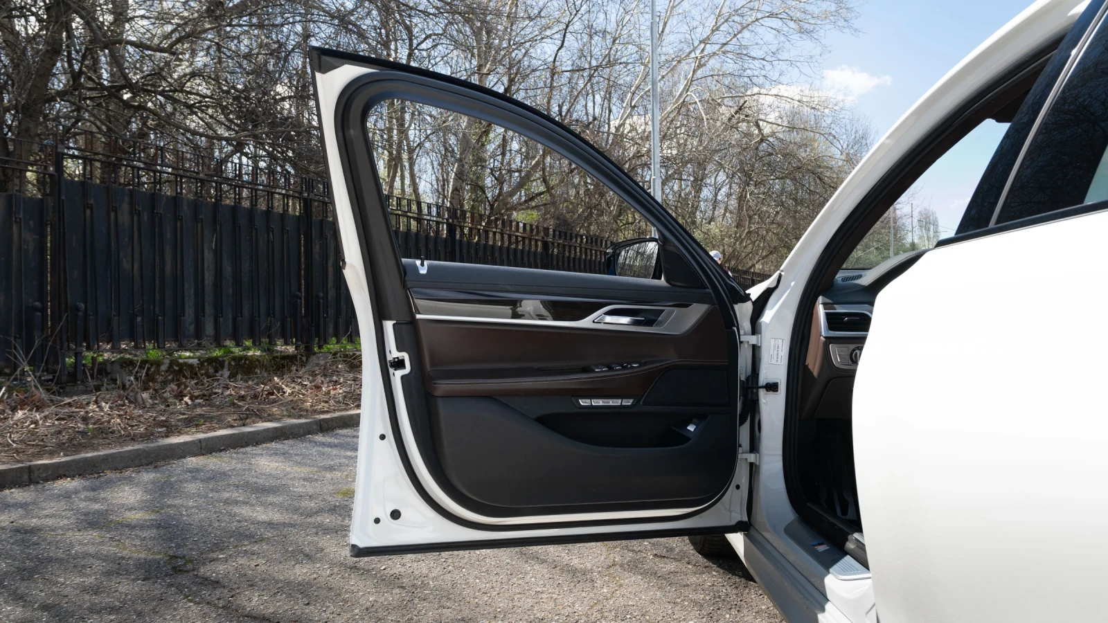 BMW 740 XD/INDIVIDUAL/ 4x Massage/ 4x обдухване/ALCANTARA, снимка 5 - Автомобили и джипове - 54234359