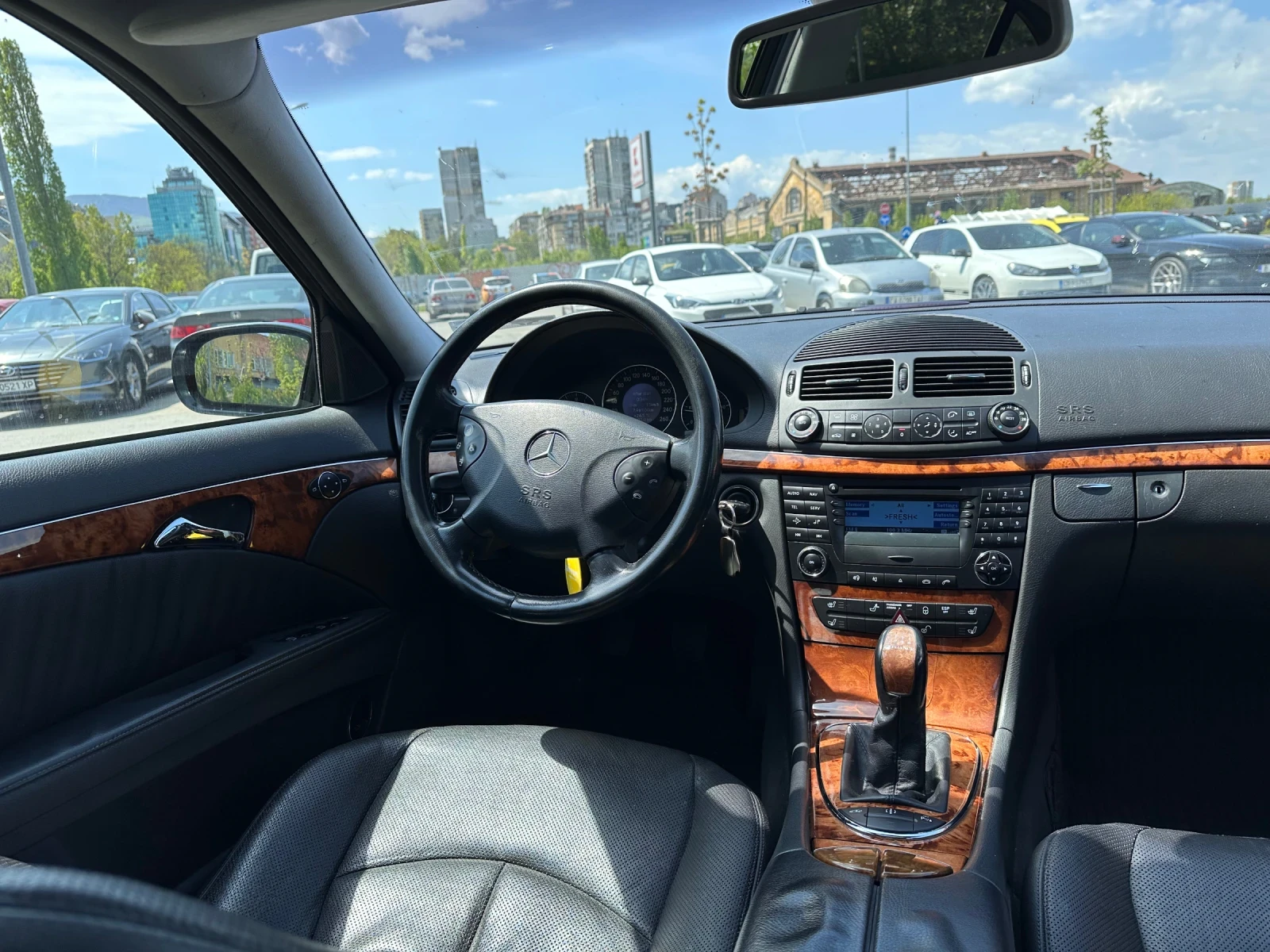 Mercedes-Benz E 270, снимка 12 - Автомобили и джипове - 54343442