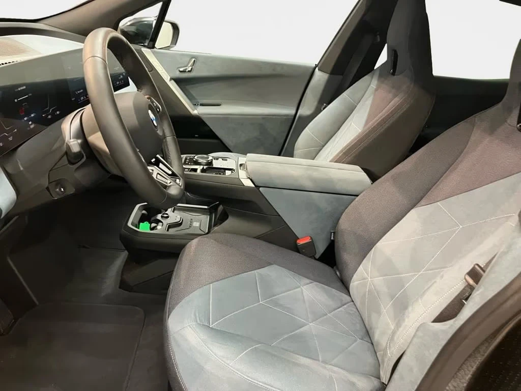 BMW iX xDrive40/326HP/SPORT/CAM/HUD/AHK/H&K/KLESS/236q | Mobile.bg � ����������� 5