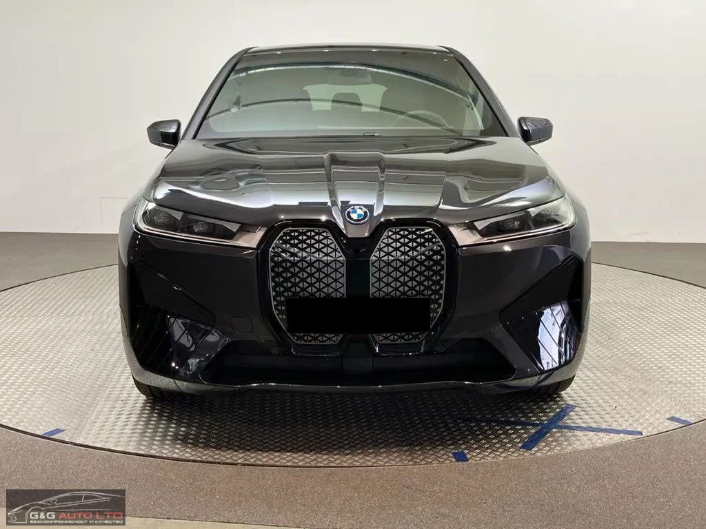 BMW iX xDrive40/326HP/SPORT/CAM/HUD/AHK/H&K/KLESS/236q