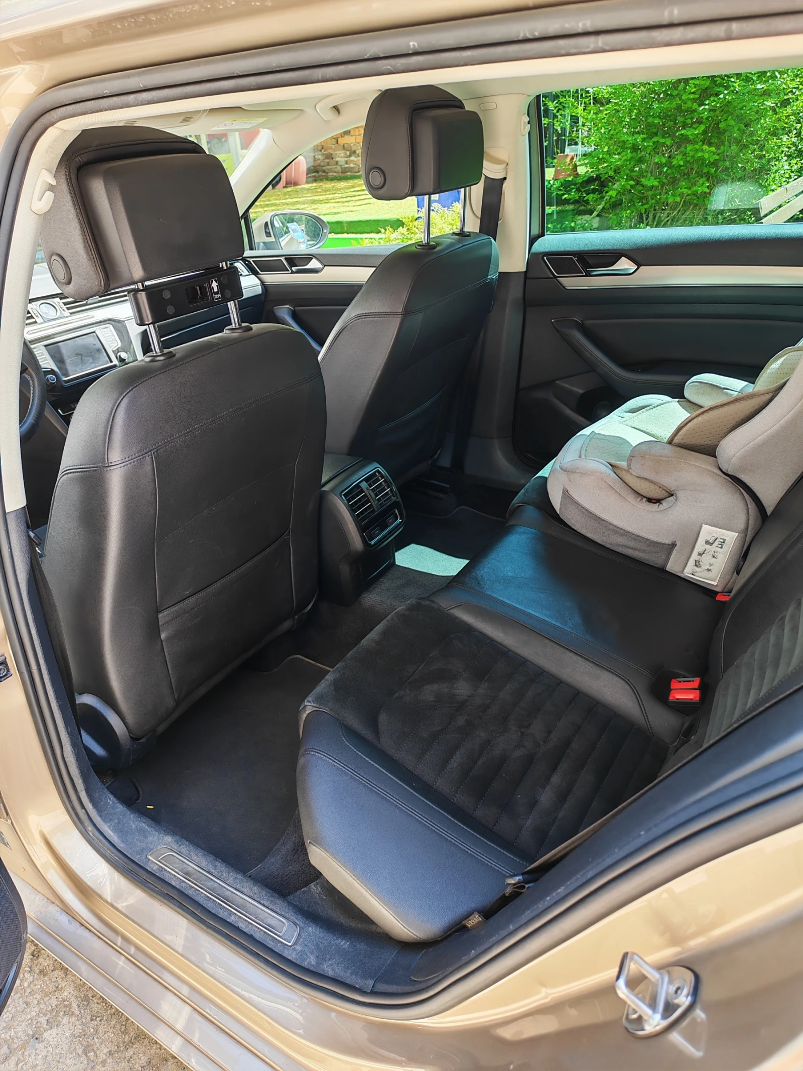 VW Passat 4MOTION, снимка 10 - Автомобили и джипове - 54491998