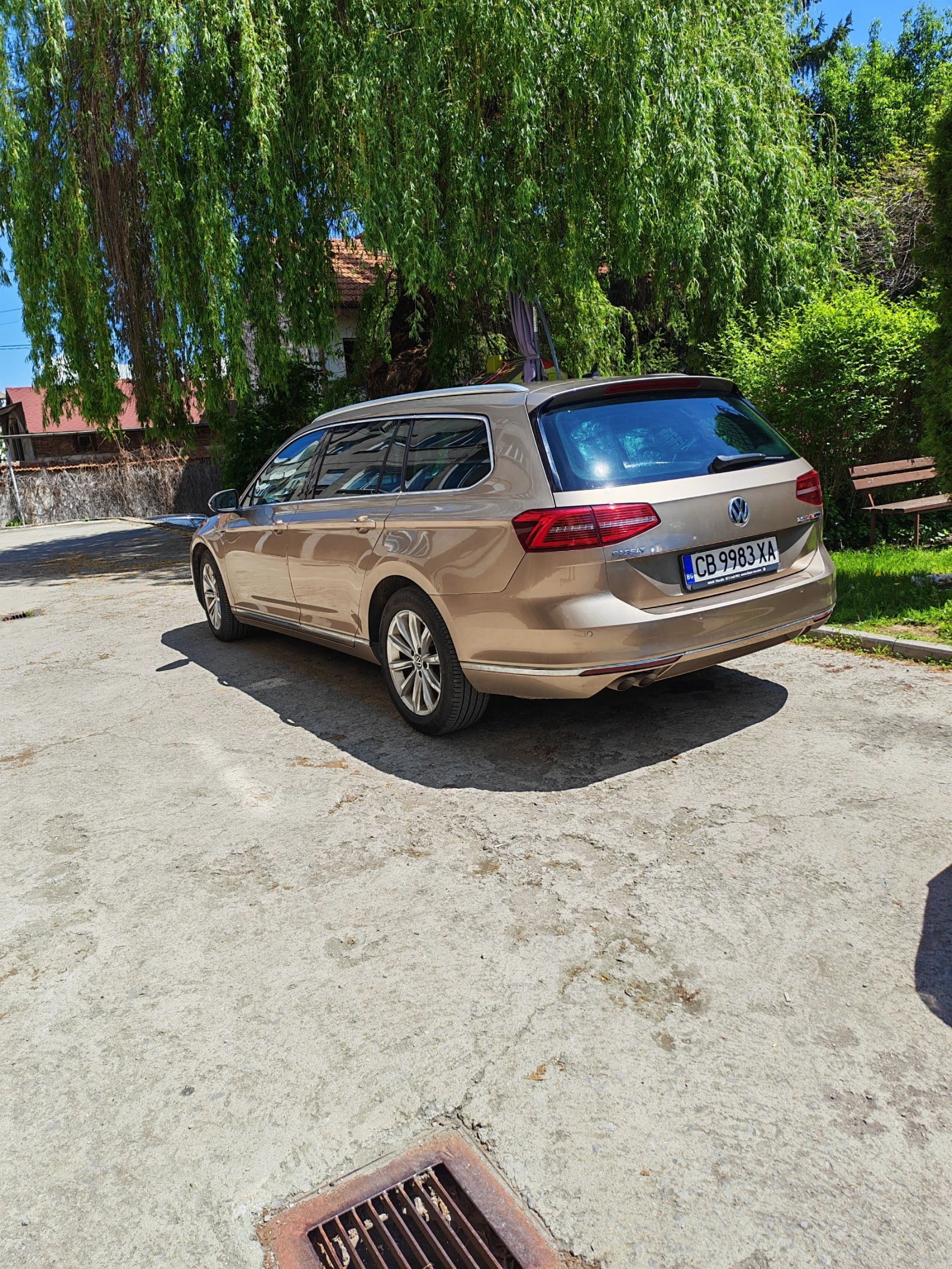 VW Passat 4MOTION, снимка 4 - Автомобили и джипове - 54491998