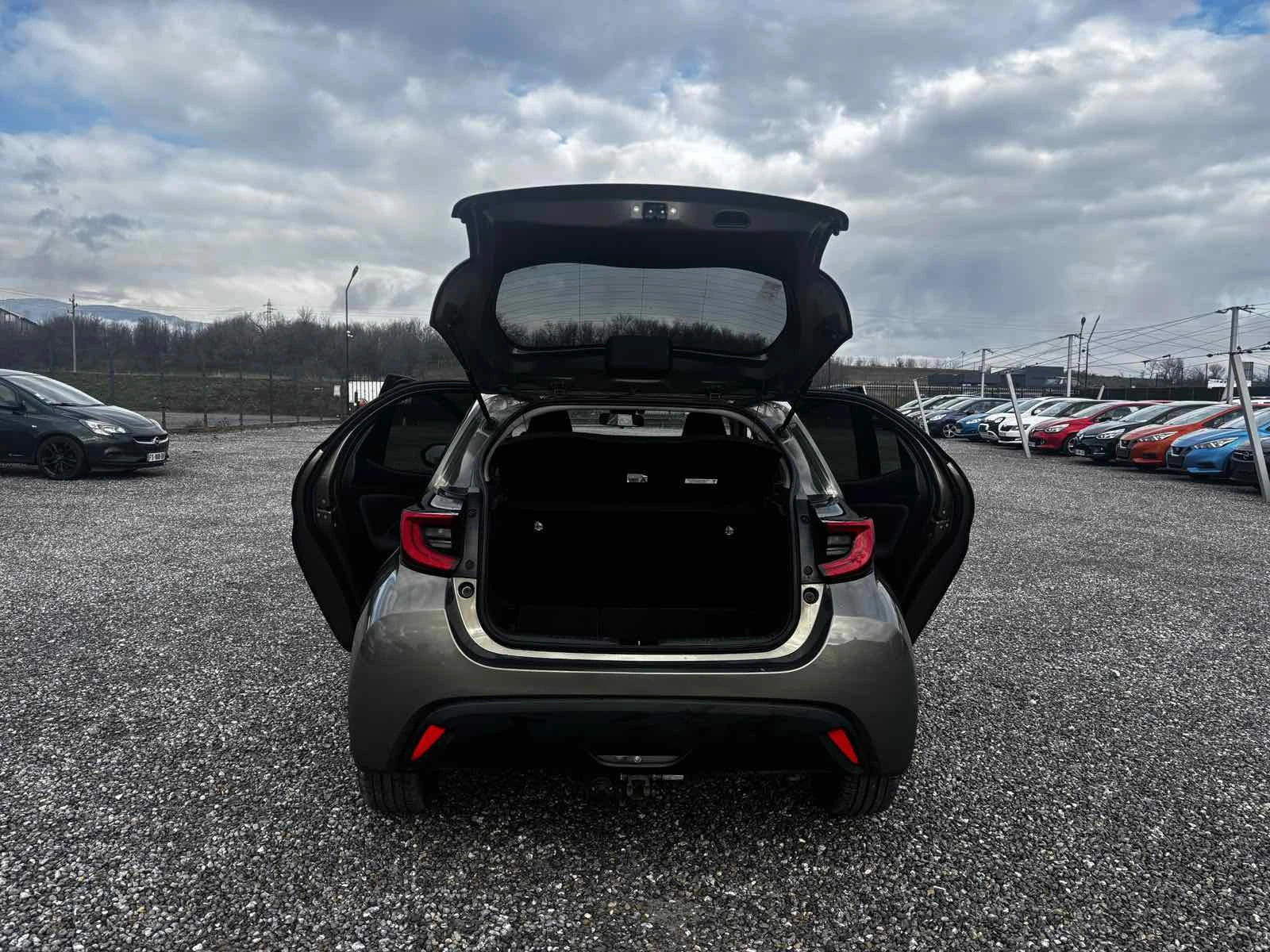 Toyota Yaris 1.5 , EURO 6, Нов Внос France, снимка 9 - Автомобили и джипове - 54605924