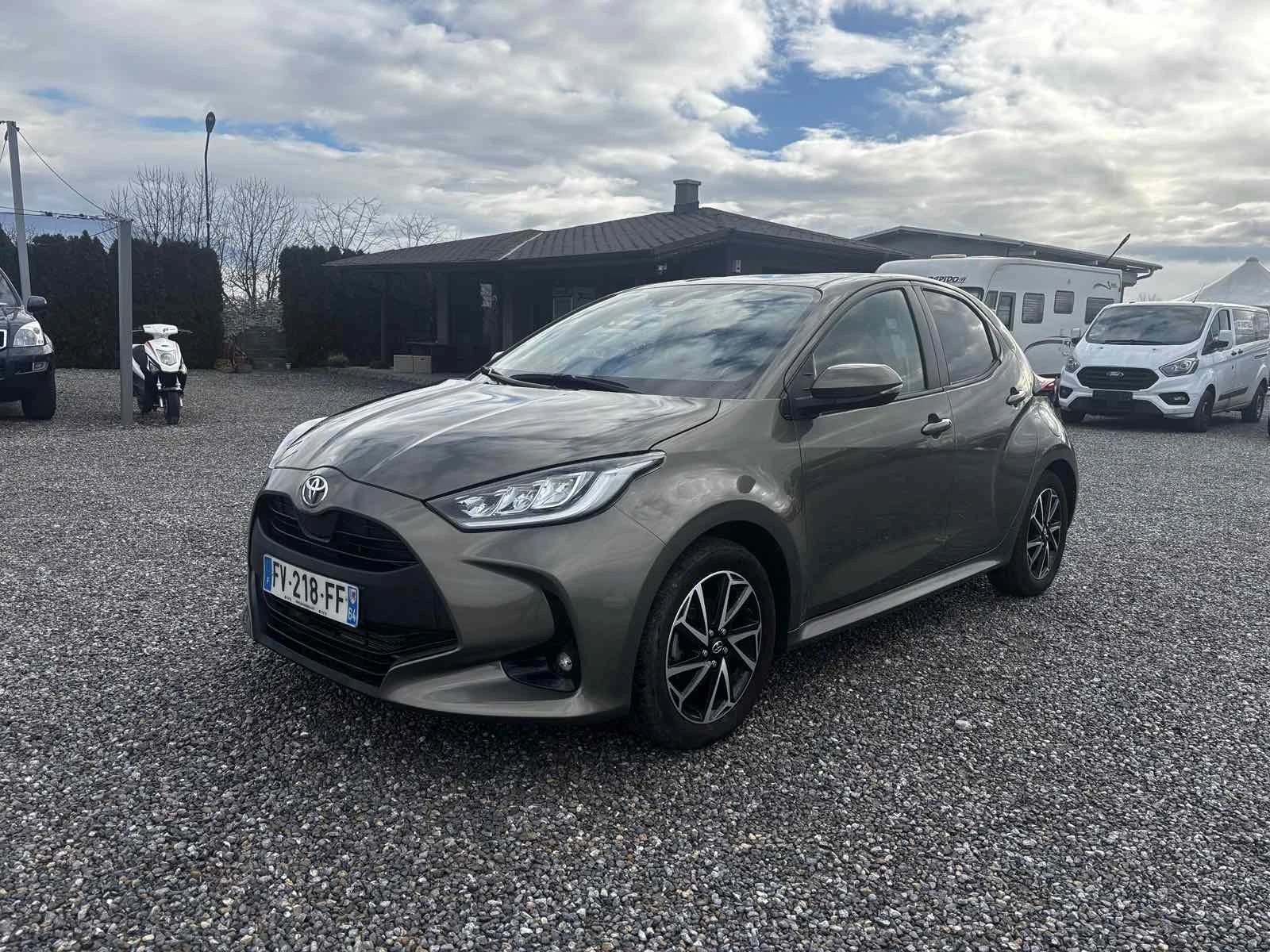 Toyota Yaris 1.5 , EURO 6, Нов Внос France, снимка 2 - Автомобили и джипове - 54605924