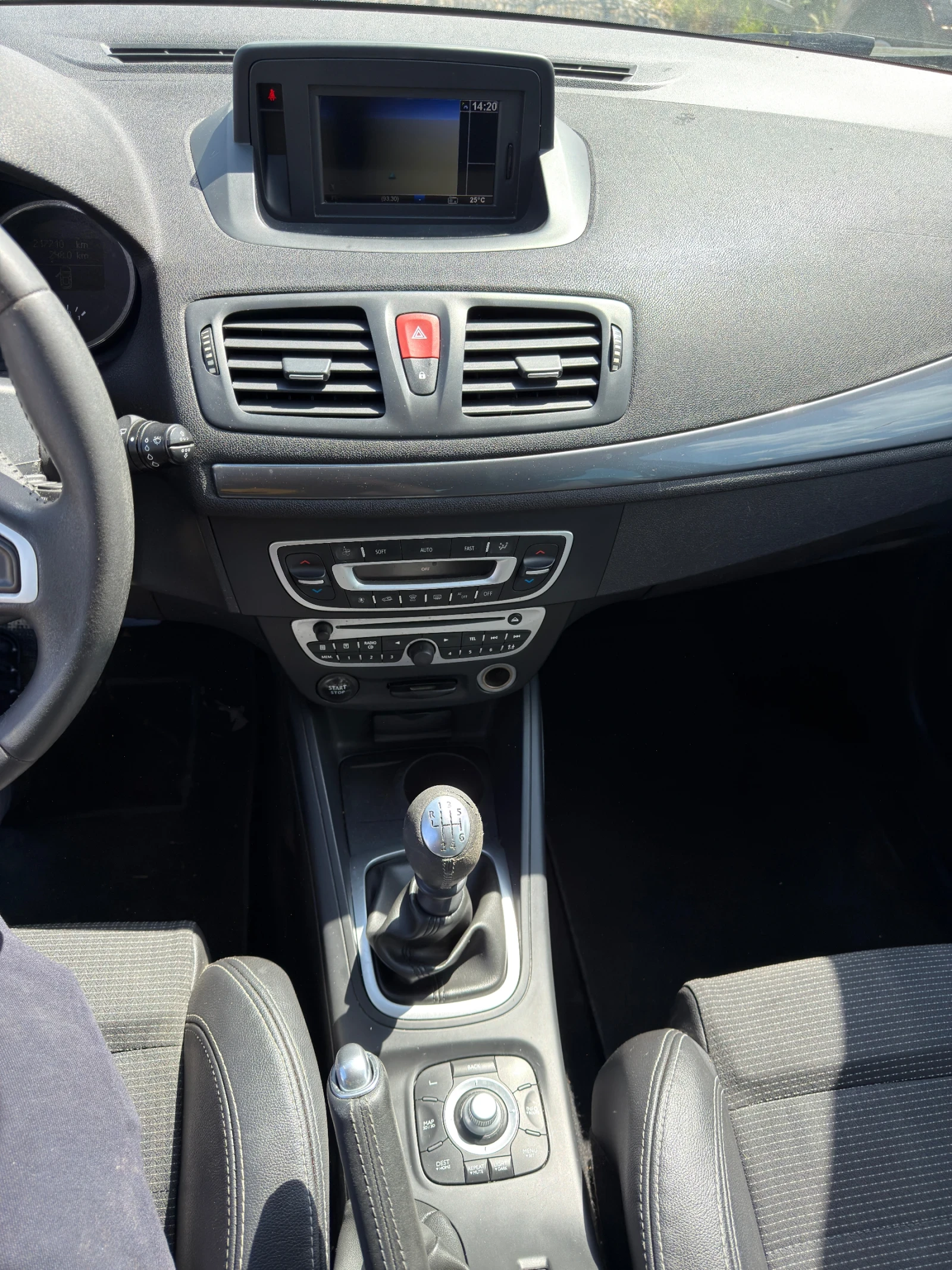 Renault Megane 1.5 dci GT 110кс, снимка 13 - Автомобили и джипове - 54631335