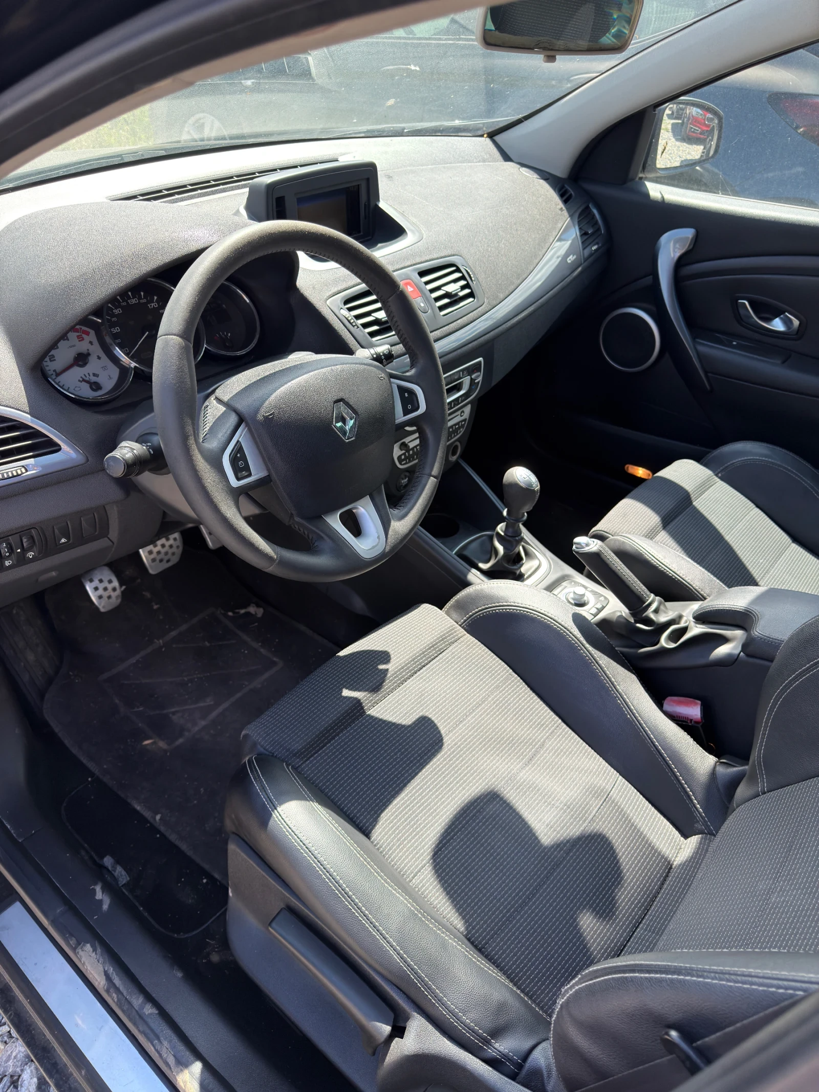 Renault Megane 1.5 dci GT 110кс, снимка 9 - Автомобили и джипове - 54631335