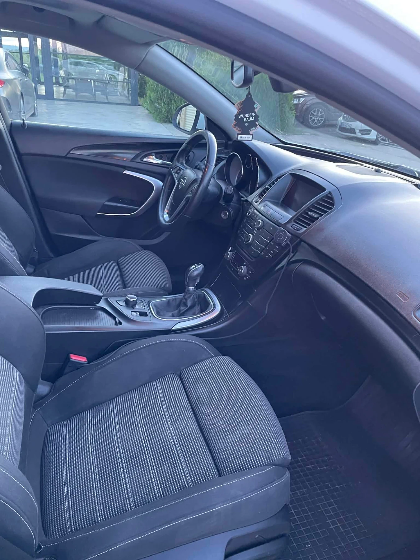 Opel Insignia 2.0 CDTI 160 PS 4* 4, снимка 11 - Автомобили и джипове - 54728756
