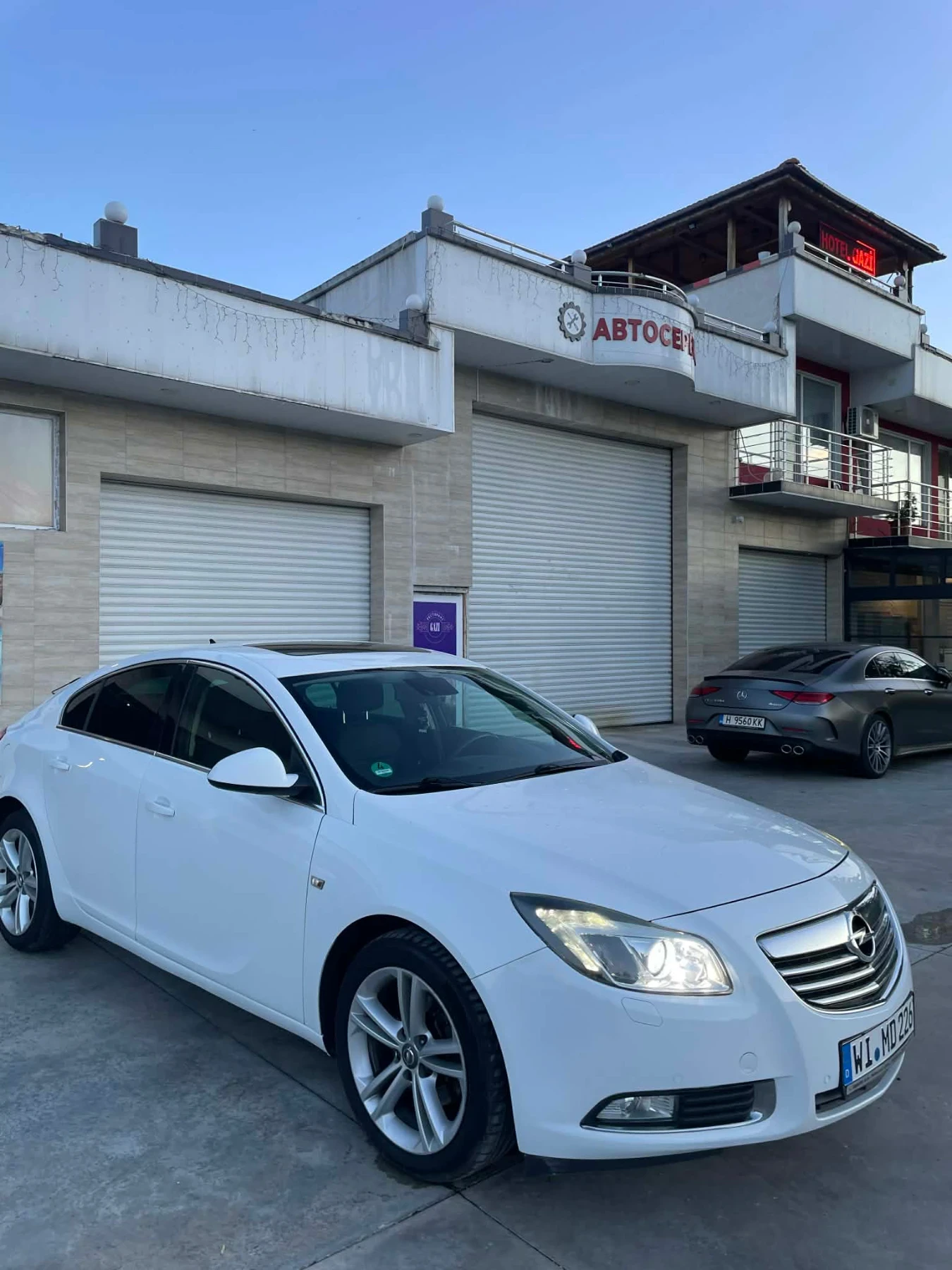Opel Insignia 2.0 CDTI 160 PS 4* 4, снимка 9 - Автомобили и джипове - 54728756