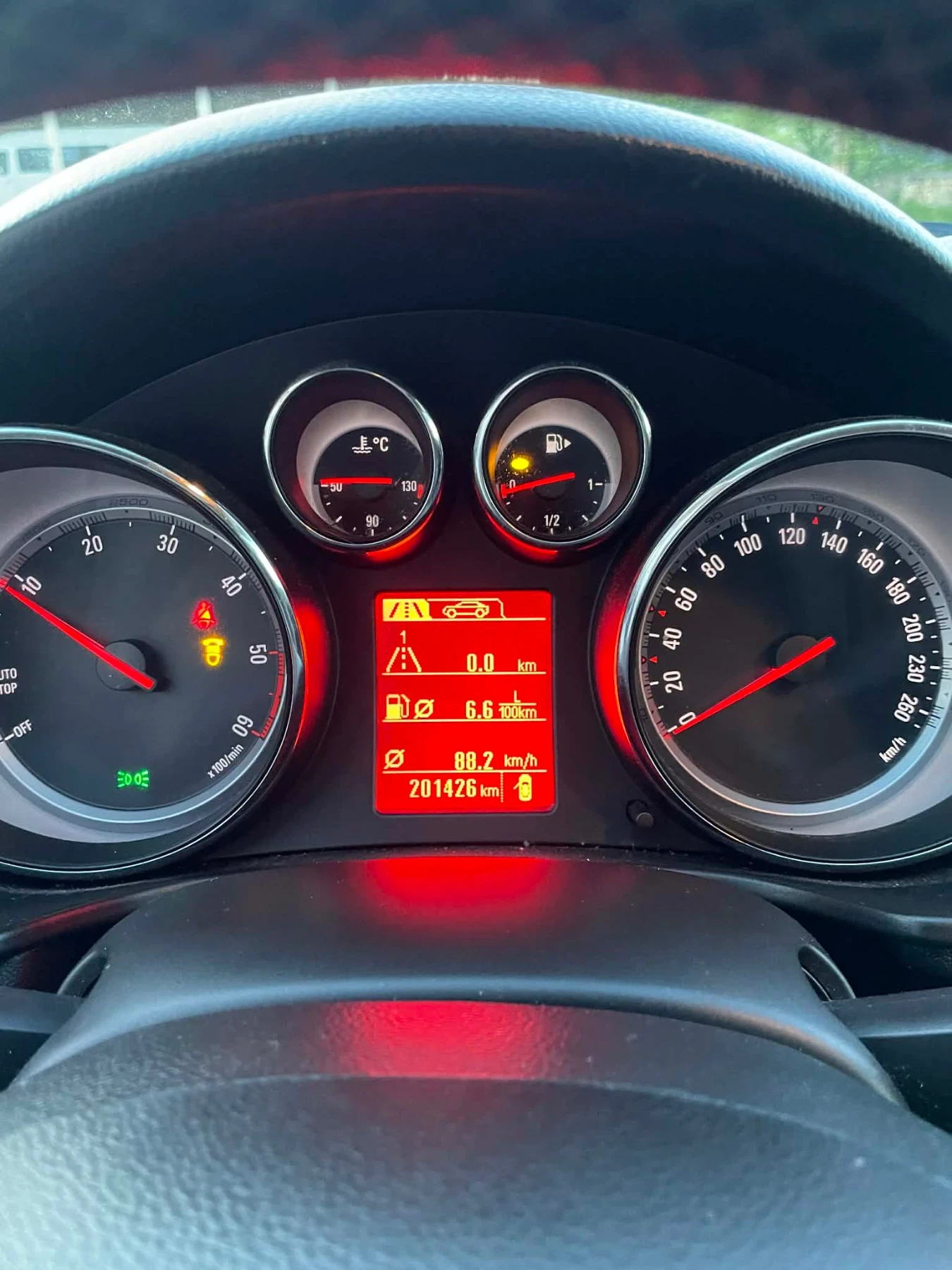 Opel Insignia 2.0 CDTI 160 PS 4* 4, снимка 14 - Автомобили и джипове - 54728756