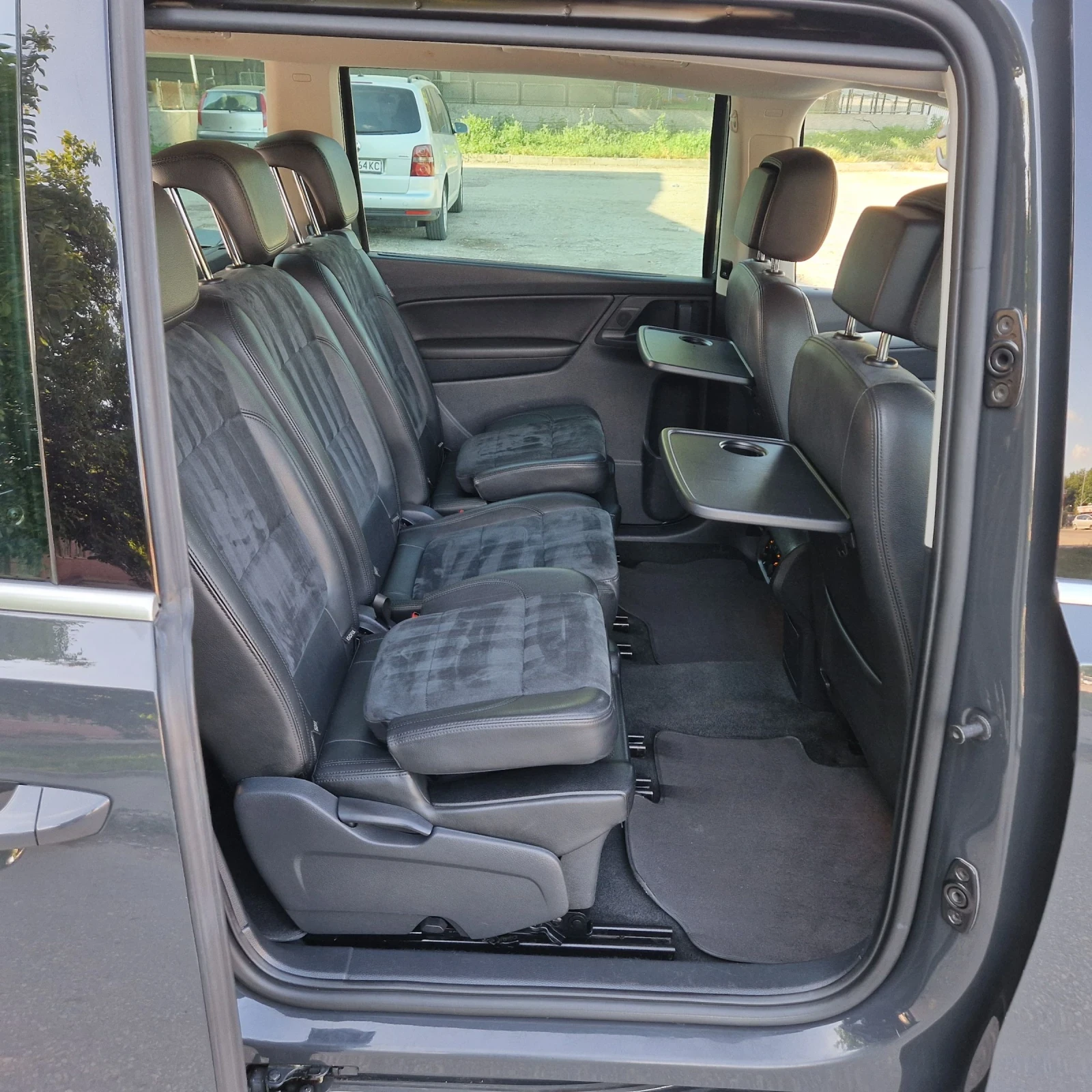 VW Sharan 2.0TDi140k.4X4 7-МЕСТА/ЕЛ.ВРАТИ/ШВЕЙЦАРИЯ , снимка 10 - Автомобили и джипове - 54973814