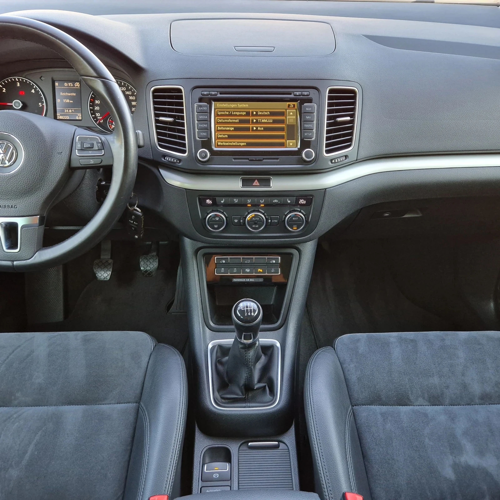 VW Sharan 2.0TDi140k.4X4 7-МЕСТА/ЕЛ.ВРАТИ/ШВЕЙЦАРИЯ , снимка 13 - Автомобили и джипове - 54973814