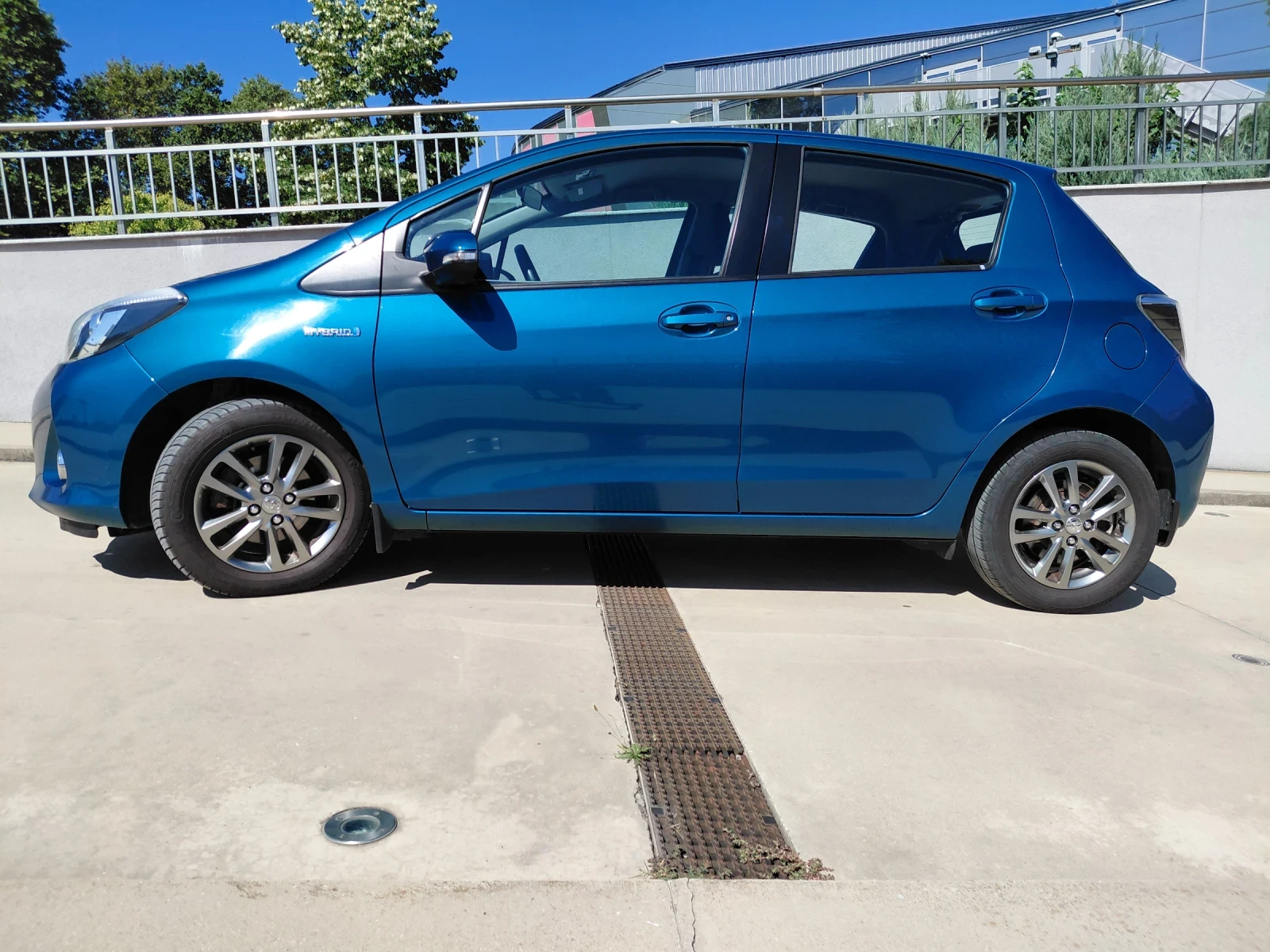 Toyota Yaris Бензин-Хибрид - Автомат -Нова , снимка 3 - Автомобили и джипове - 55474256