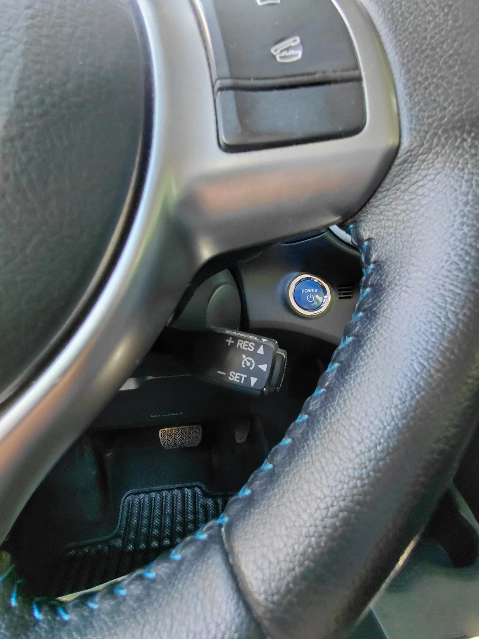 Toyota Yaris Бензин-Хибрид - Автомат -Нова , снимка 11 - Автомобили и джипове - 55474256