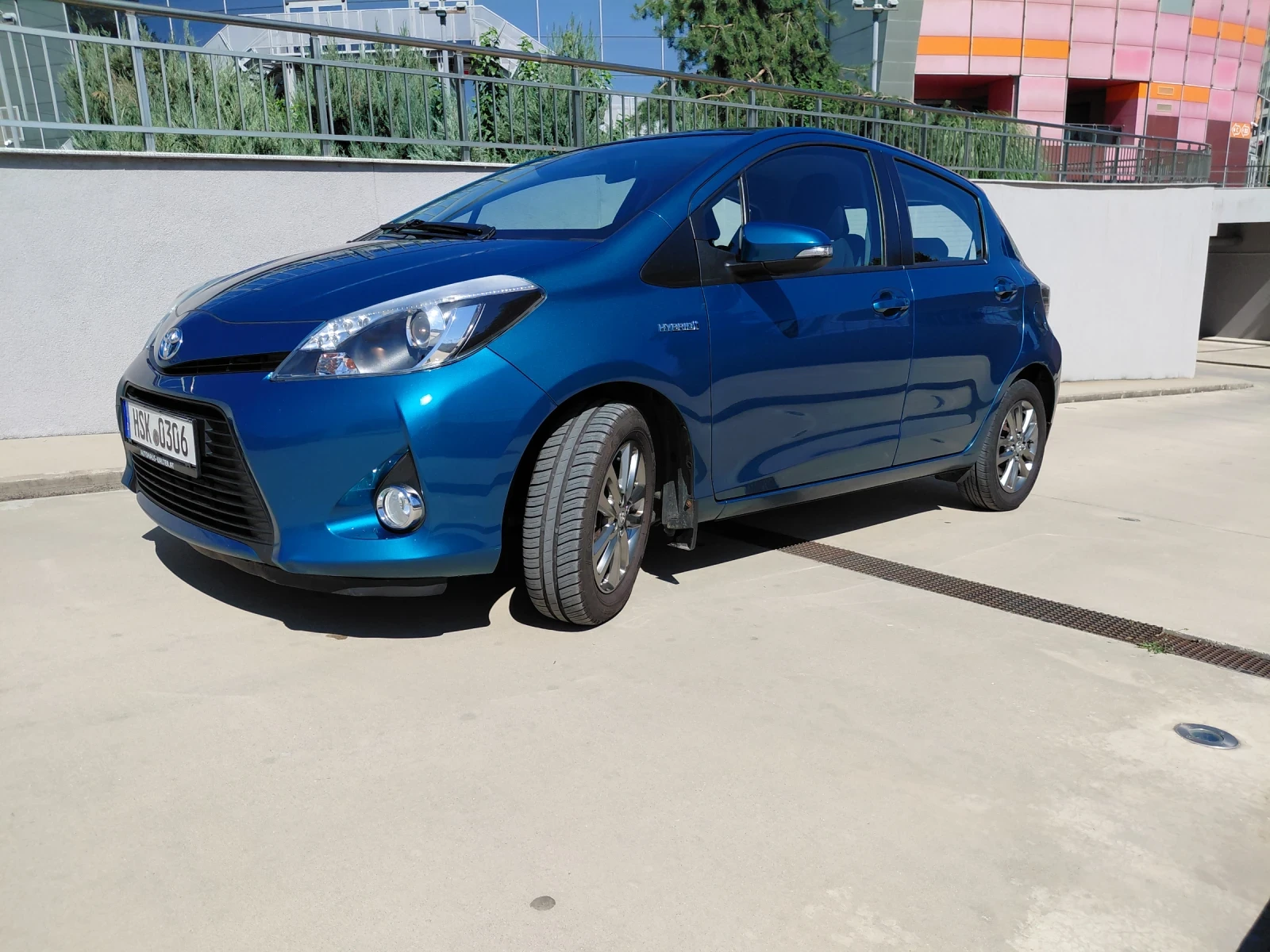 Toyota Yaris Бензин-Хибрид - Автомат -Нова , снимка 2 - Автомобили и джипове - 55474256