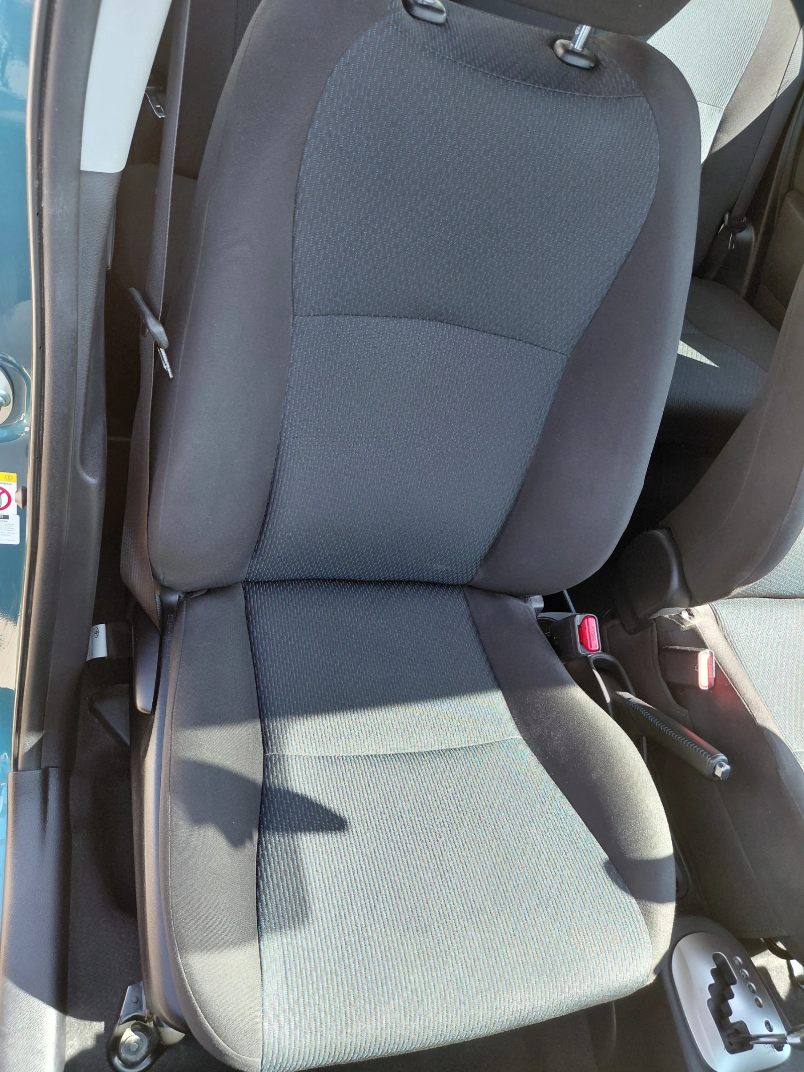 Toyota Yaris Бензин-Хибрид - Автомат -Нова , снимка 8 - Автомобили и джипове - 55474256