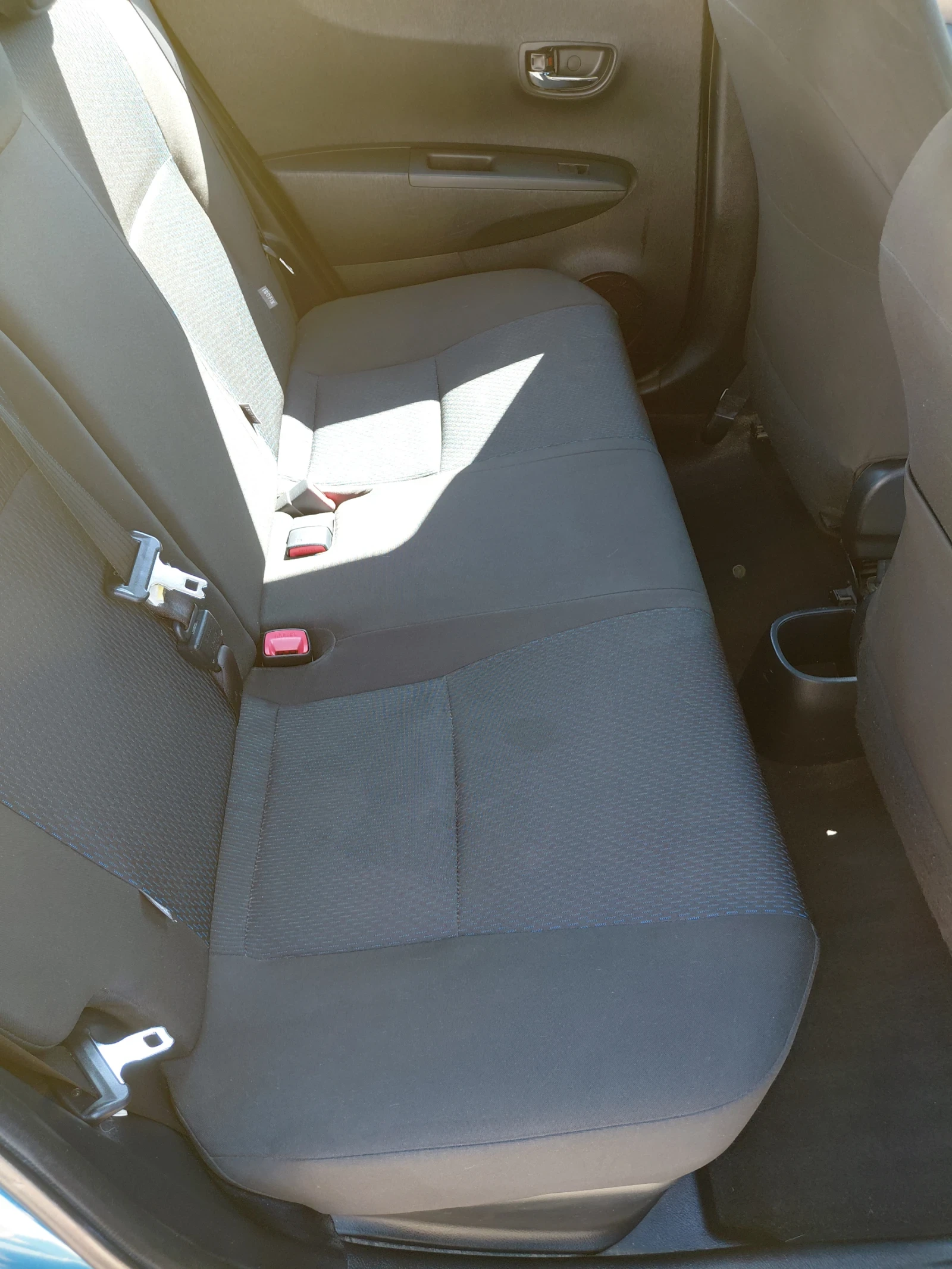 Toyota Yaris Бензин-Хибрид - Автомат -Нова , снимка 9 - Автомобили и джипове - 55474256