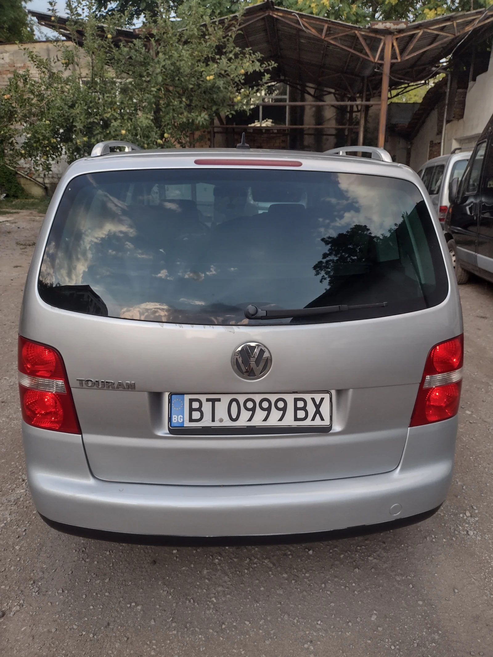 VW Touran, снимка 4 - Автомобили и джипове - 55578348