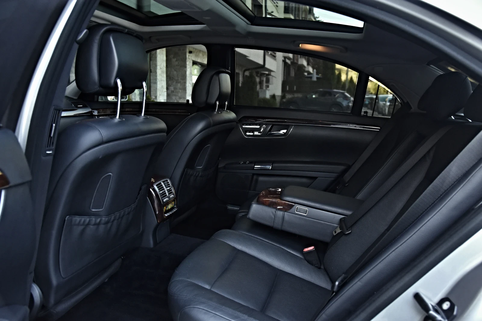 Mercedes-Benz S 500 * AMG* PANO* FULL MAXX* , снимка 14 - Автомобили и джипове - 56074693