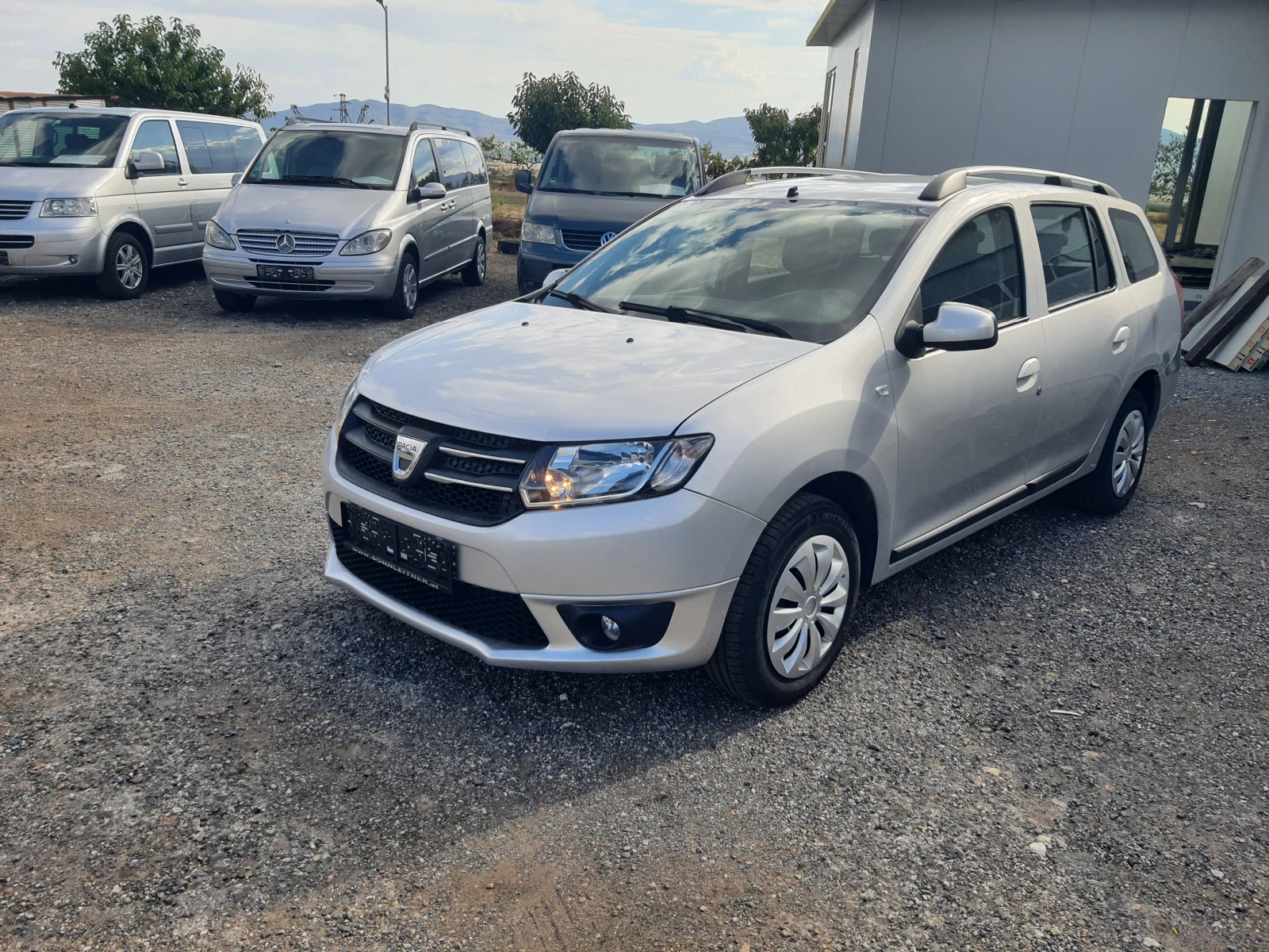 Dacia Logan 1.2i, снимка 3 - Автомобили и джипове - 56110604