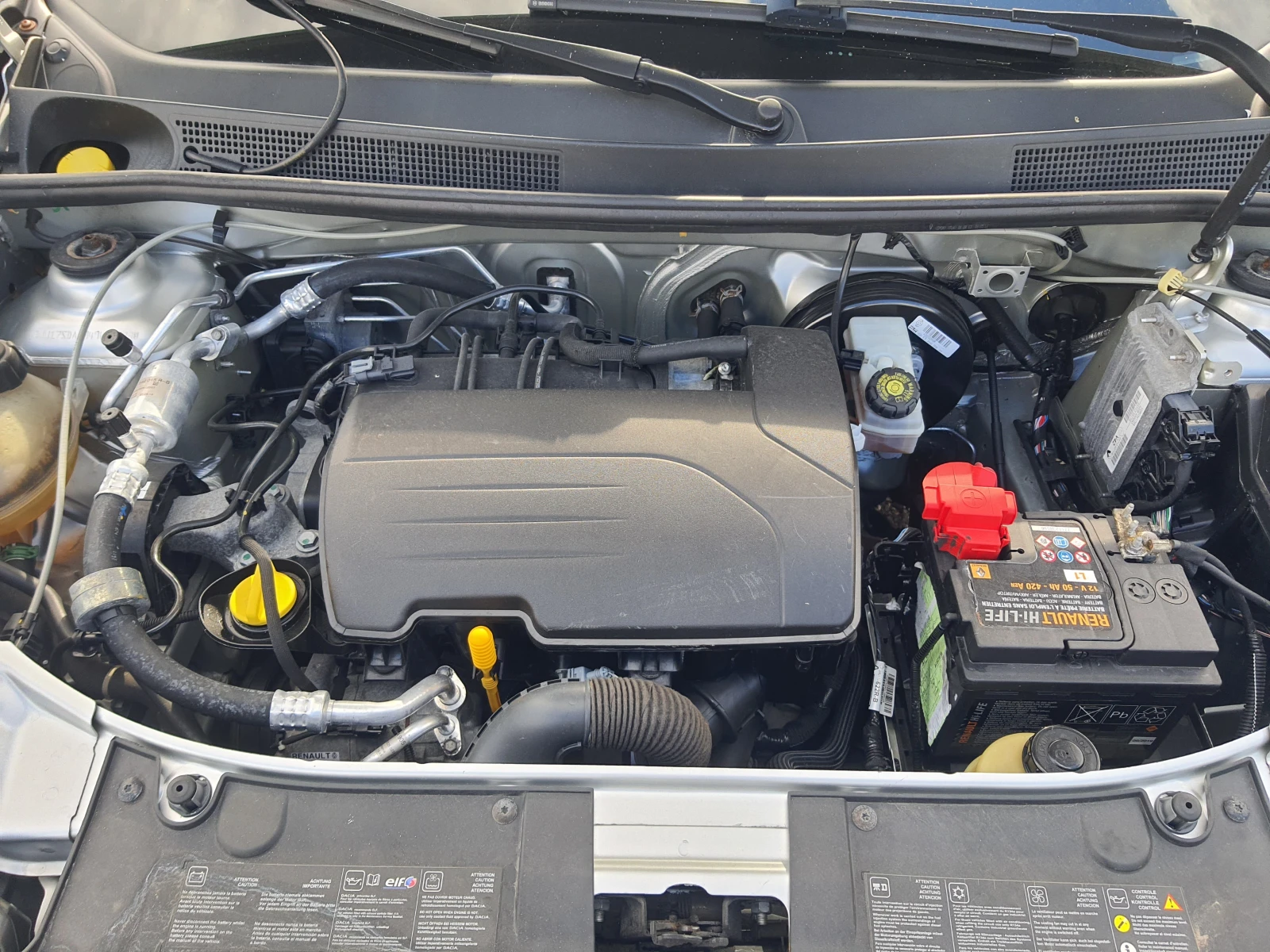 Dacia Logan 1.2i, снимка 15 - Автомобили и джипове - 56110604