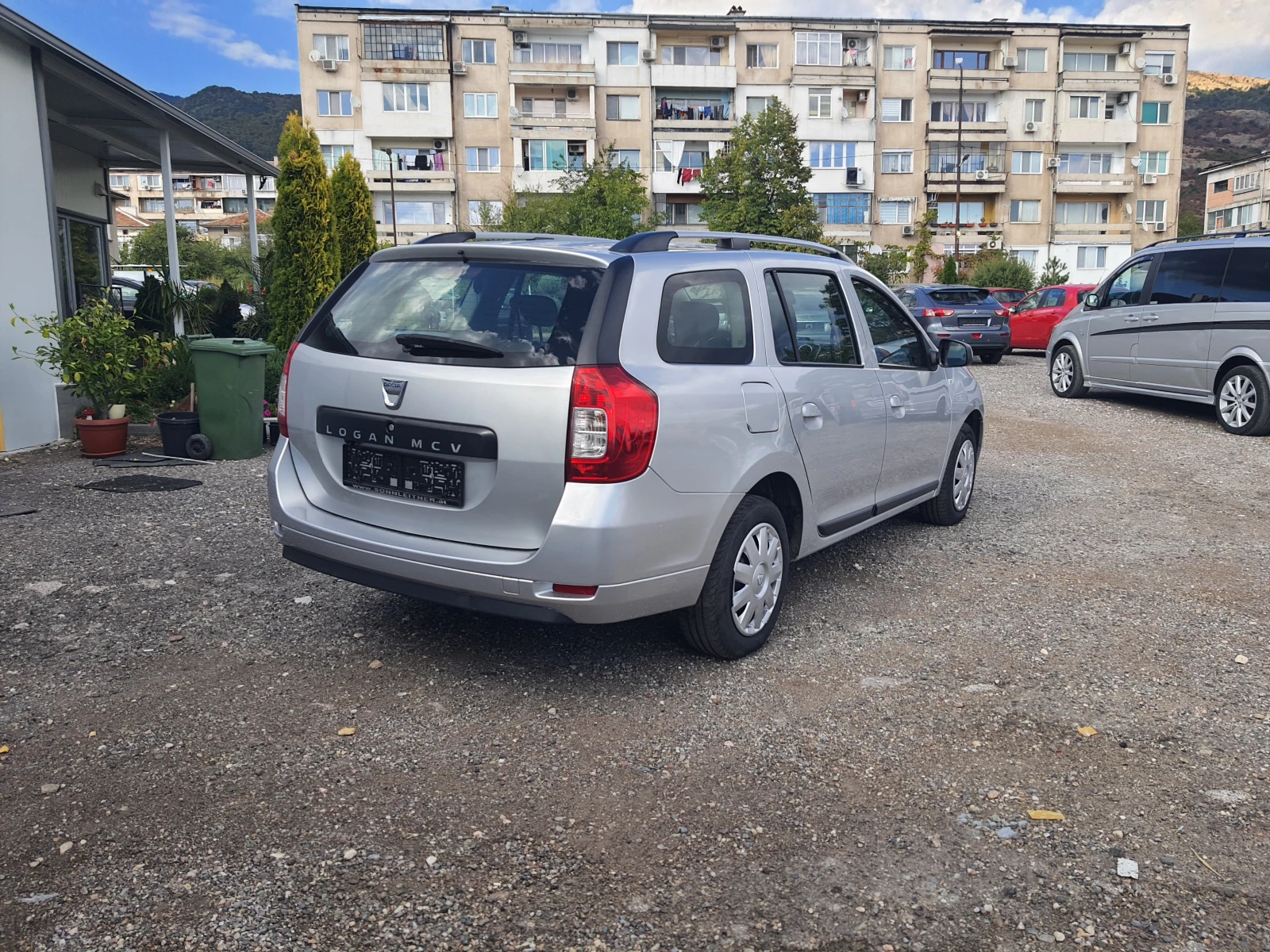 Dacia Logan 1.2i, снимка 5 - Автомобили и джипове - 56110604