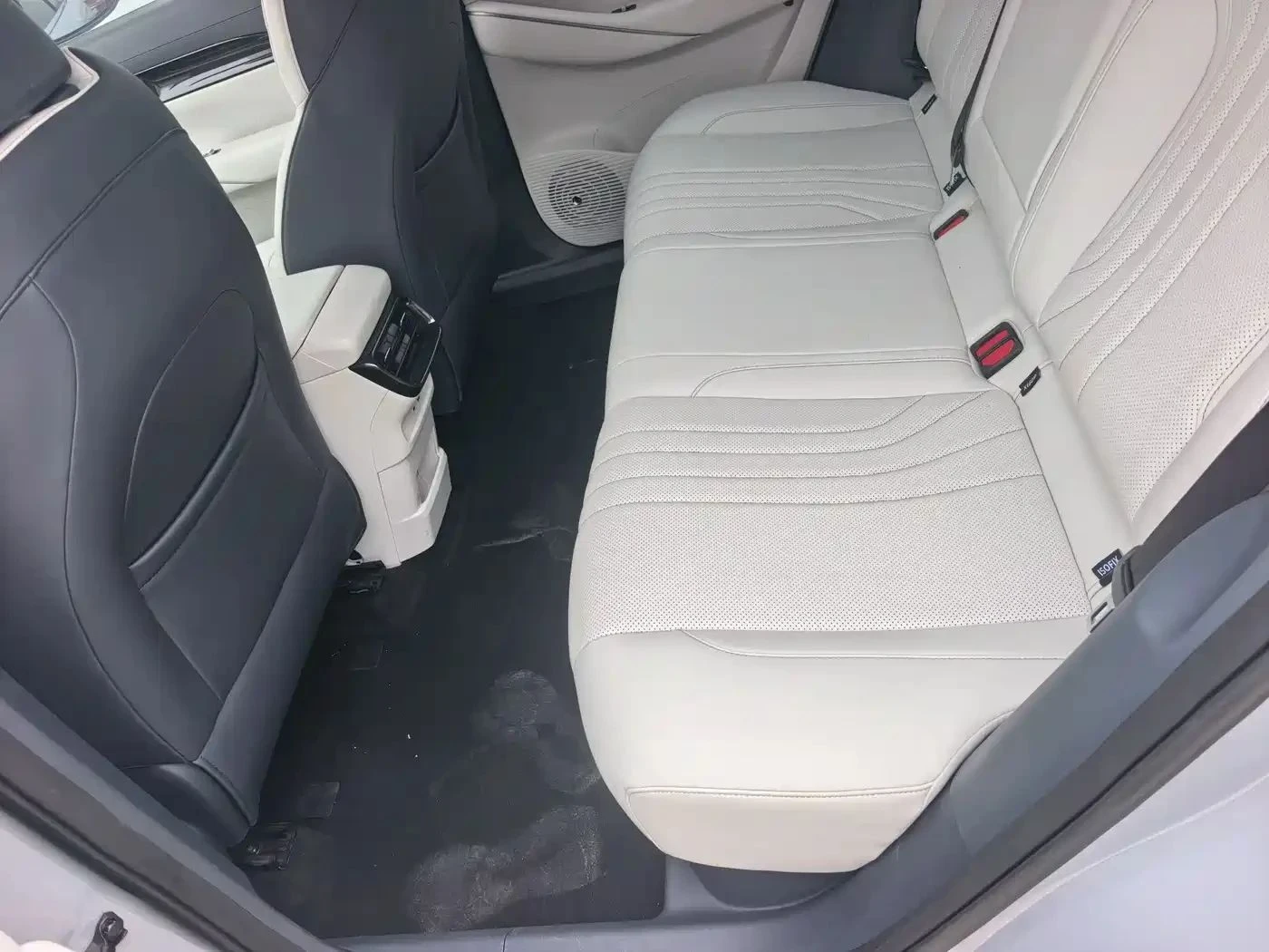 Geely EX5, снимка 11 - Автомобили и джипове - 56715020