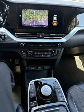 Kia Niro 64 kWh | Камери | Асистенти | Подгрев | Навигация  - 18890 € / 36945.63 лв. - 99132641 12