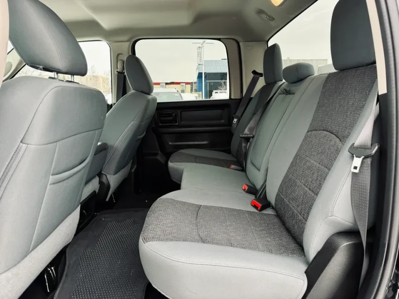 Dodge RAM 1500 CARFAX* АВТОФИНАНСИРАНЕ* БЕЗ ПЪРВОНАЧАЛНА ВНОСКА* , снимка 7 - Автомобили и джипове - 52896337