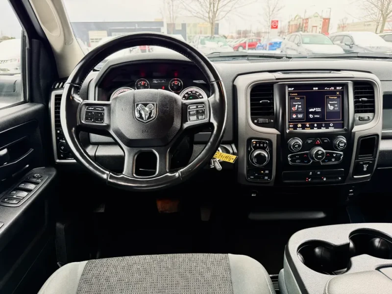 Dodge RAM 1500 CARFAX* АВТОФИНАНСИРАНЕ* БЕЗ ПЪРВОНАЧАЛНА ВНОСКА* , снимка 10 - Автомобили и джипове - 52896337