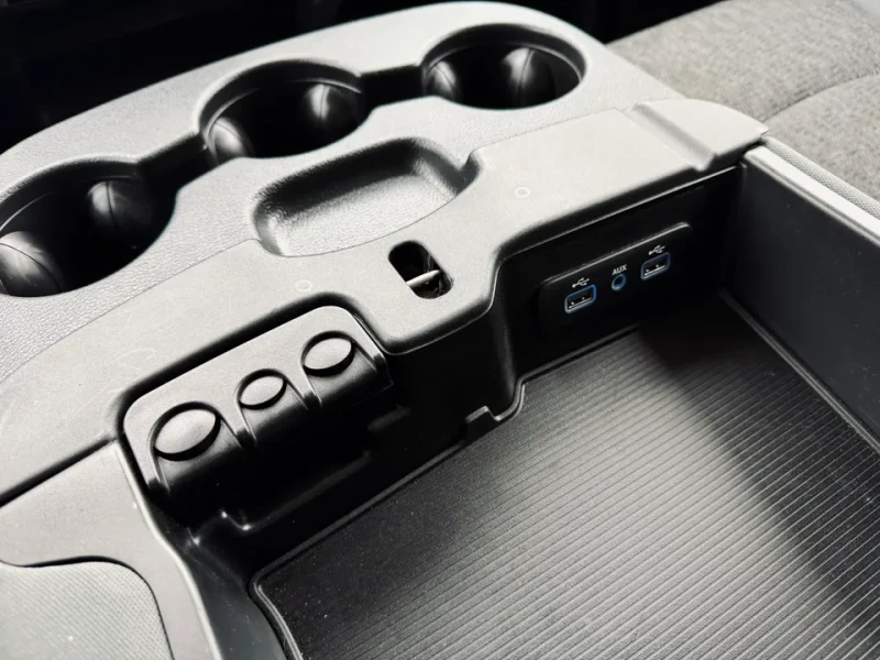 Dodge RAM 1500 CARFAX* АВТОФИНАНСИРАНЕ* БЕЗ ПЪРВОНАЧАЛНА ВНОСКА* , снимка 5 - Автомобили и джипове - 52896337