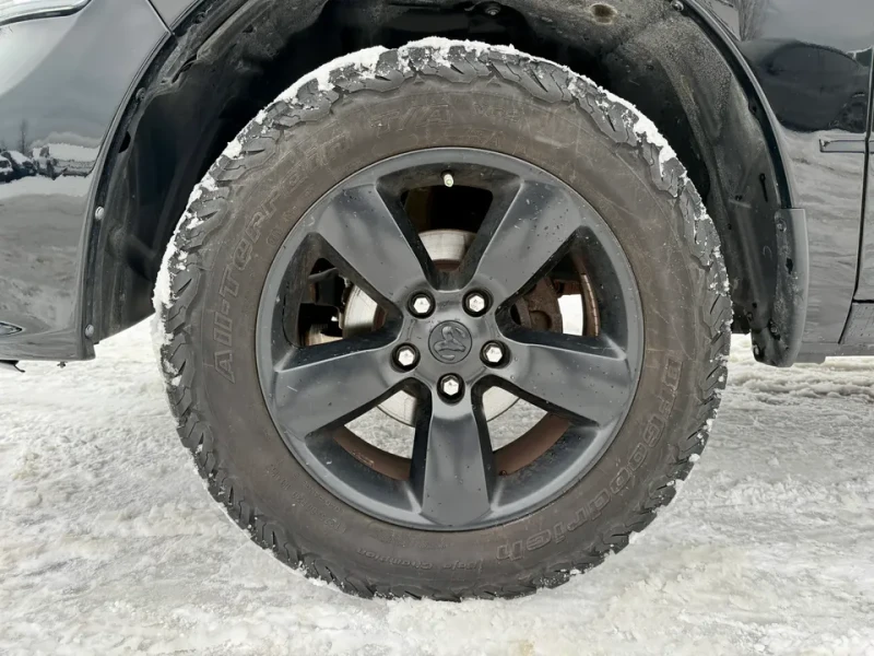 Dodge RAM 1500 CARFAX* АВТОФИНАНСИРАНЕ* БЕЗ ПЪРВОНАЧАЛНА ВНОСКА* , снимка 11 - Автомобили и джипове - 52896337