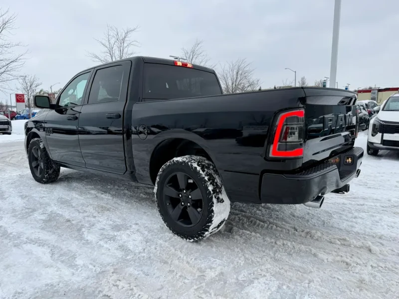 Dodge RAM 1500 CARFAX* АВТОФИНАНСИРАНЕ* БЕЗ ПЪРВОНАЧАЛНА ВНОСКА* , снимка 4 - Автомобили и джипове - 52896337