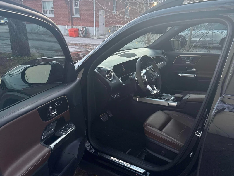 Mercedes-Benz GLB 35* * AMG 4MATIC* * PANO* * , снимка 7 - Автомобили и джипове - 53038539