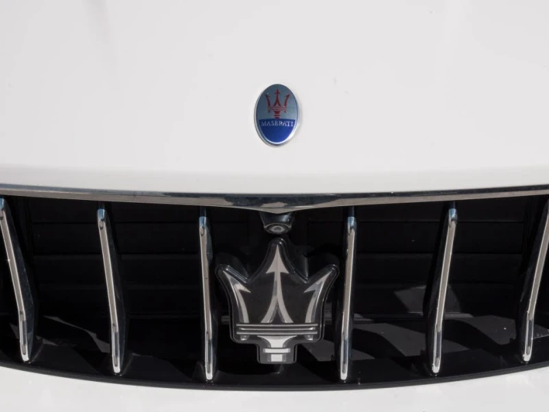 Maserati Levante GRAN LUSSO S/DISTRONIC/PANO/360 CAMERA, снимка 3 - Автомобили и джипове - 53231036