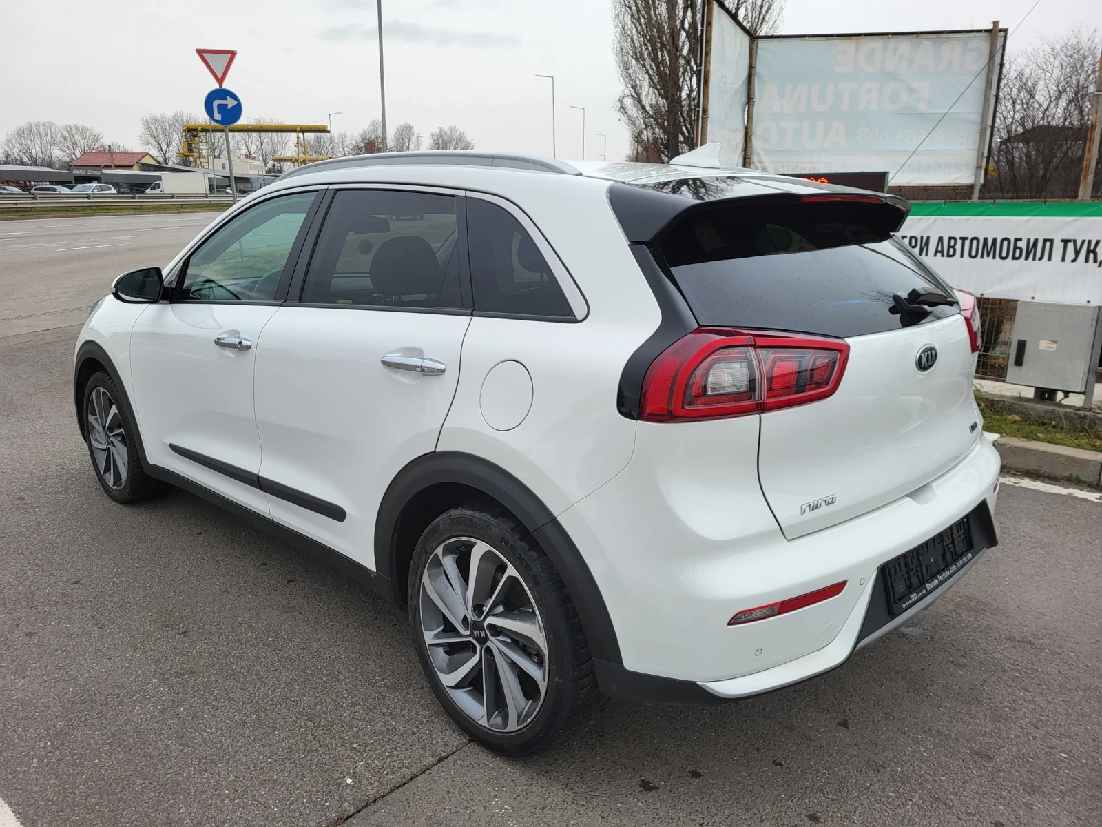 Kia Niro 1.6 HYBRID EURO 6D НОВ ВНОС ИТАЛИЯ !!! - изображение 7