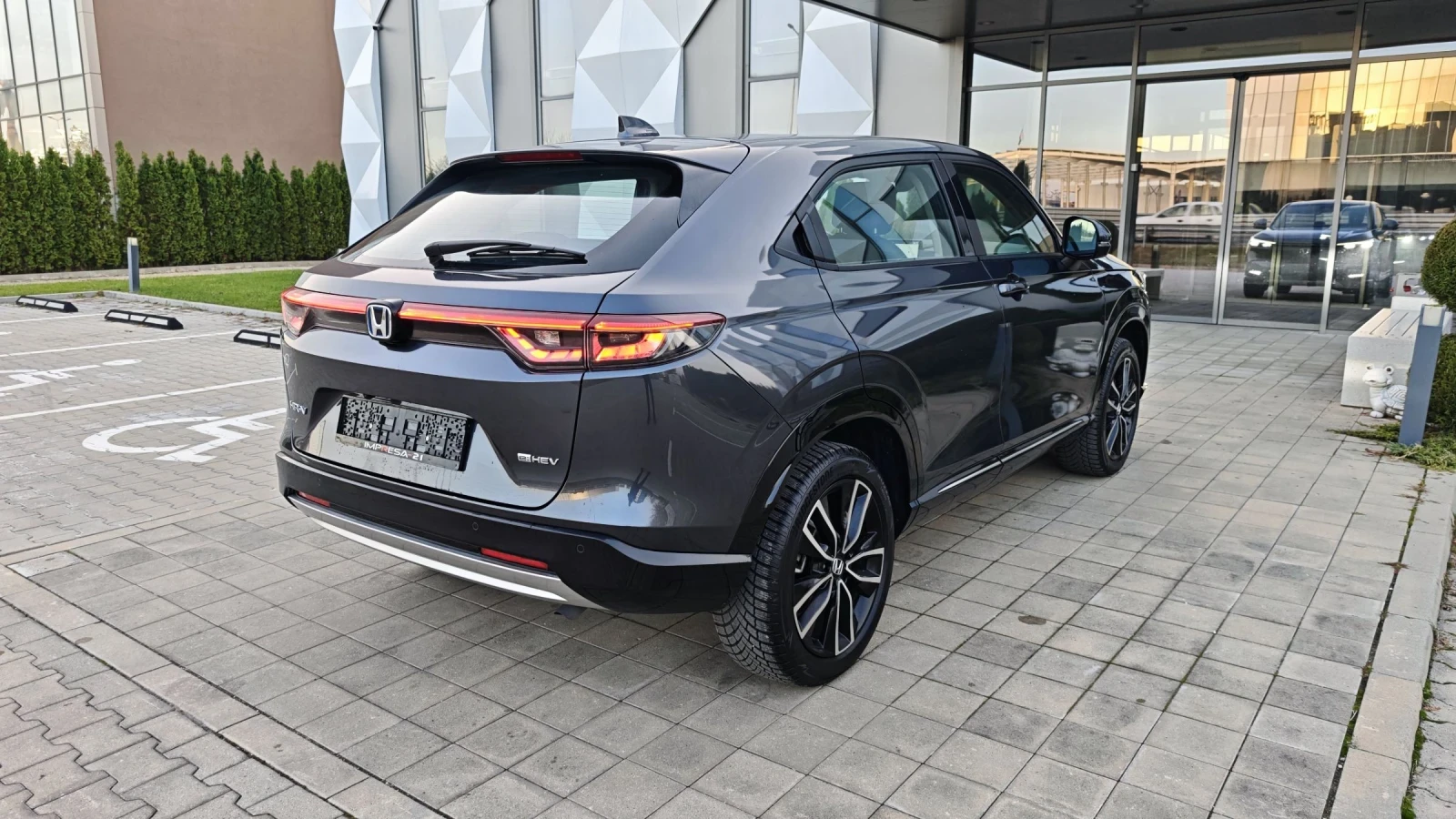 Honda Hr-v 1.5i hybrid  - изображение 4