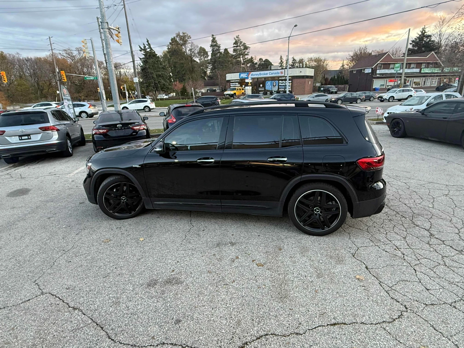 Mercedes-Benz GLB 35* * AMG 4MATIC* * PANO* *  - изображение 3